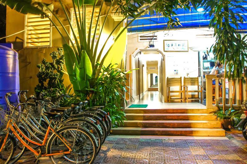 白马市 维萨尔萨克宾馆酒店 外观 照片